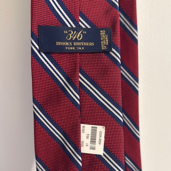 Brooks Brothers Red and Blue Striped Silk Tie - Picture 2 of 5